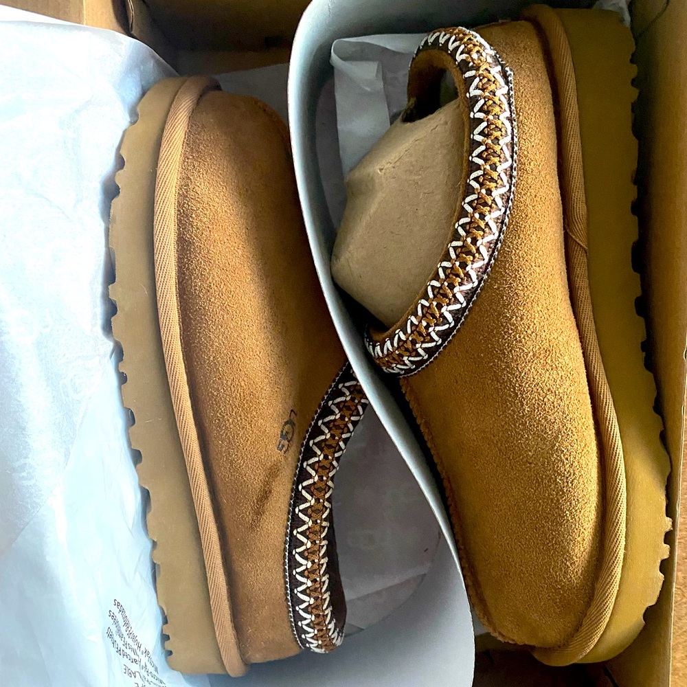 Brand new with tags, UGG Tasman, women’s size 7